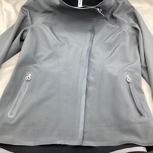 Lulu Lemon Unique Water Resistant Flattering Fitted Jacket Size 8
